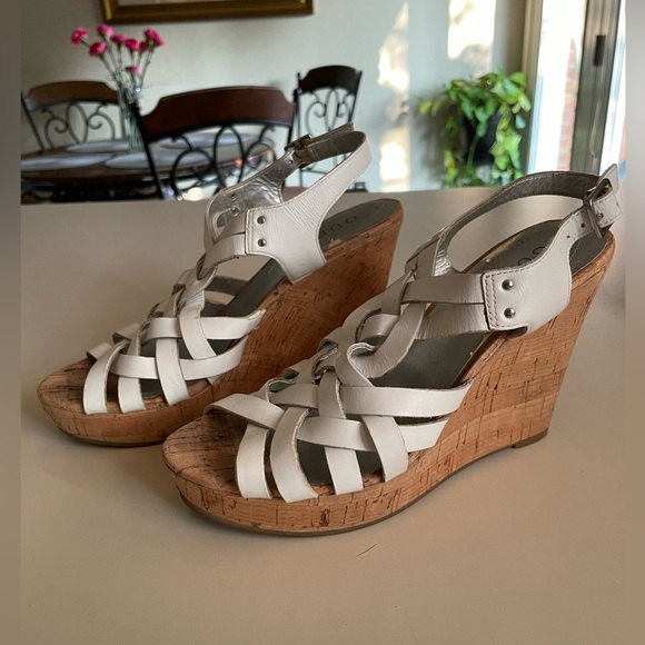 Guess White Wedge Sandals - Picture 3 of 5